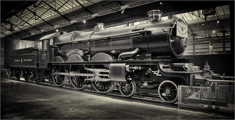 GWR 4073 Class 4073 Caerphilly Castle - Matthew Clarke.jpg - GWR 4073 Class 4073 Caerphilly Castle